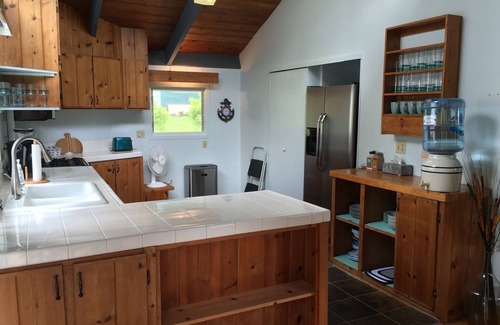 Kamuela House | Special if booked 30 days+ $2864.40/month- 2 bed/2bath cozy- quiet