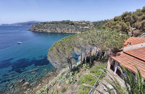 Morcone House | special offer elba island mono directly on the sea free wifi