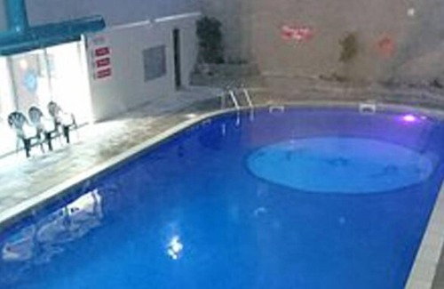 Bude House | Special Offer JUNE AND JULY! 8 Spanish Villa, 2bed, jacuzzi bath private garden,