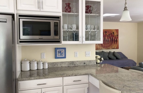 Edgartown House | SPECIAL OFFER!nLast minute cancellation, July 20-26. Price reduced. Walk to town