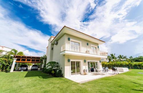 Bavaro Villa | Special offer! Villa Bueno with private pool&beach