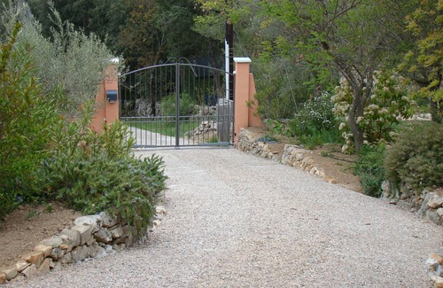 Entrecasteaux Villa | SPECIAL RATE FOR END OF YEAR! Stylish Provence Villa! :
