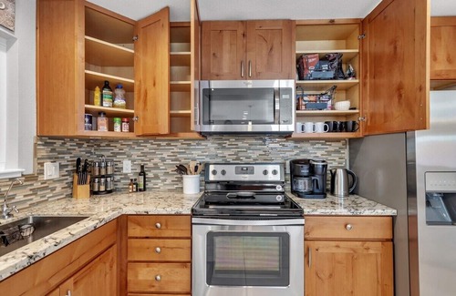 West University House | *Special* Reno Retreat~UNR~Family~Downtown~Shops