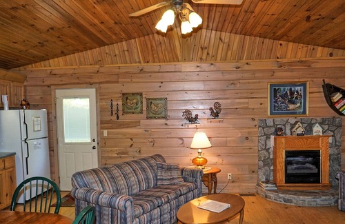 Cherokee Cabin | SPECIAL *Sept. 13th- Oct. 4th 20% off* This cabin is perfect for you!