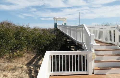 Buck Island House | Specials! Free pool heat! Flexible stay, Walk to the Beach, Amenities!
