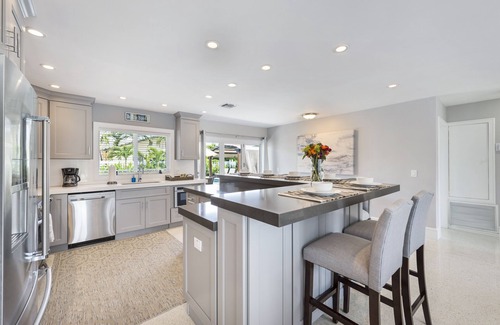 Lauderdale-by-the-Sea House | SPECIALS! BEAUTIFUL BEACH HOUSE ! WALK 2 BEACH POOL ! HOT TUB