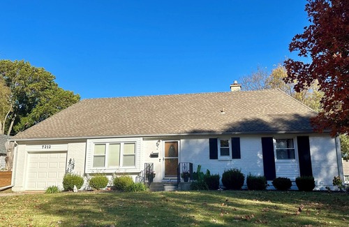 Overland Park House | Specious Basement + Bright 3BR Home – Great for Families!