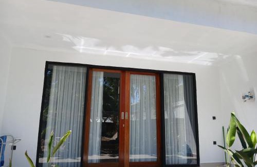 Kuta House | Specious living space- garden kuta