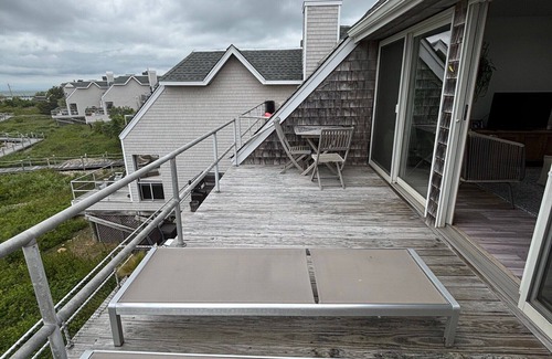 Montauk Apartment | Spectacular 1-bedroom renovated Montauk apartment with amazing views