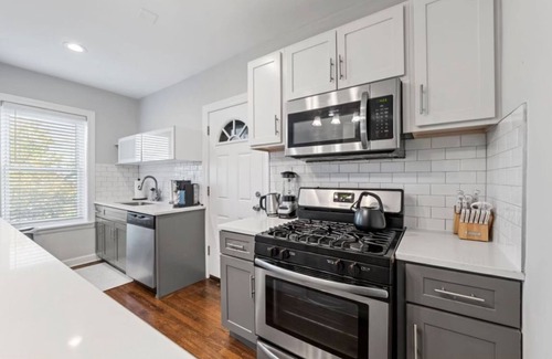 Ravenswood Manor Apartment | Spectacular 1BR/1BA Newly Renovated Lincoln Square