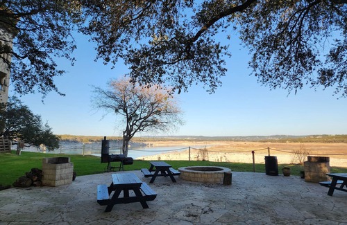 Lago Vista Condo | Spectacular 2-bedroom Lakefront Resort Type Condo in Lake Travis