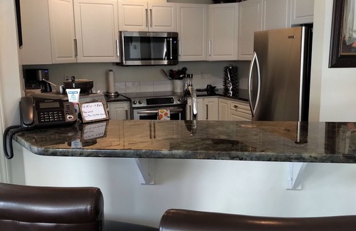 North End Condo | Spectacular, 2 bedroom resort Condo, on the waterway and beach front in Kelowna.