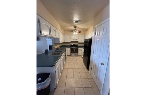 El Paso House | Spectacular 2BR Gem Easy Access to I-10, Malls!