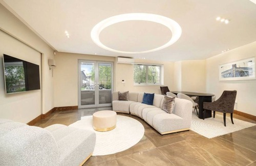 City of Westminster House | Spectacular Aircon 4BDR w/Roof Terrace