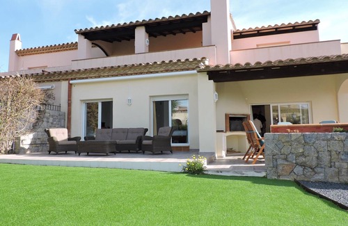 Bonmont Terres Noves Apartment | SPECTACULAR APARTMENT WITH GARDEN, PRIVATE BARBECUE AND COMMUNITY POOL
