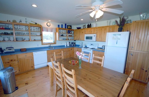 Darnley Cottage | Spectacular beach house location - Thundercove Beach