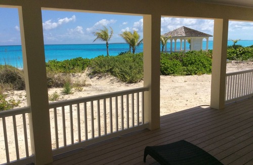 Jimmy Hill Villa | SPECTACULAR BEACHFRONT VILLA DIRECTLY ON AMAZING WHITE SANDY BEACH