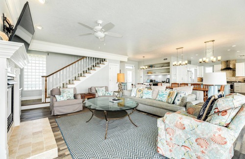 Sands Of Kahala Beach House | Spectacular Beachfront Home, Large Bedrooms - Steps from Sand & Surf