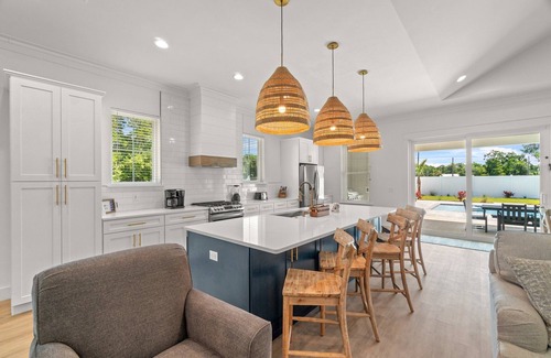 Laguna Beach House | Spectacular Craftsman Home w Perfect Backyard Oasis - POOL & GOLF CART