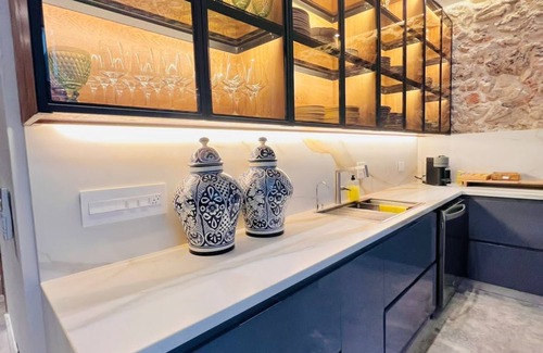 Chino House | Spectacular luxury home in historic downtown, San Diego neighborhood