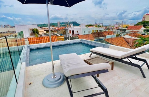 Chino House | Spectacular luxury home in historic downtown, San Diego neighborhood