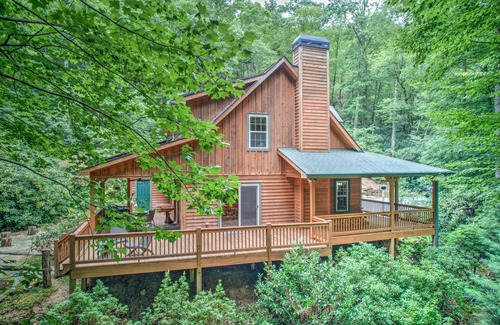 Sapphire House | Spectacular Creek-side Mountain Home with Private Trail to Panthertown Valley