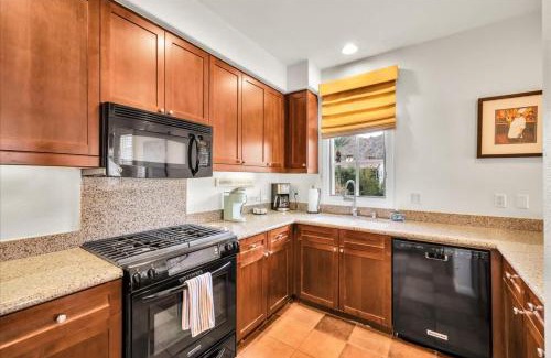 La Quinta Apartment | Spectacular Desert Retreat in La Quinta #A