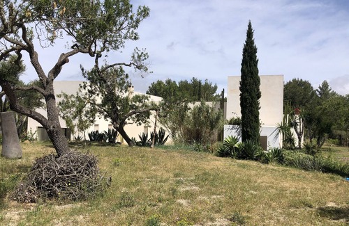 Sant Rafael de Sa Creu House | Spectacular designer villa in rural Ibiza setting