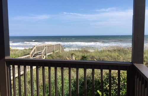 Emerald Isle Condo | Spectacular Direct Oceanfront 2BR Condo in Emerald Isle NC Ocean Reef 7B1