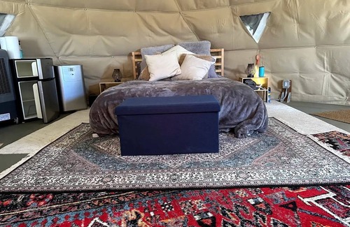 Joshua Tree Cabin | Spectacular Dome near Joshua Tree National Park, Surrounded by the Beauty of the Mojave Desert for an Incredible Glamping Experience in California