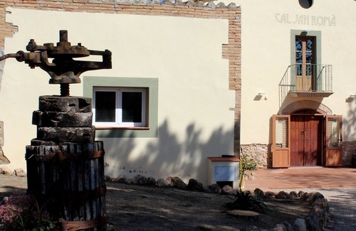 San Martin Sarroca Cottage | Spectacular rural farmhouse among vineyards