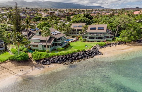 Kahana House | Spectacular, fully renovated 3-Bedroom Oceanfront Townhome in Kahana