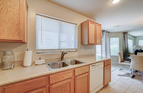 San Tan Valley House | Spectacular Golf Getaway and Fun in the Sun in Johnson Ranch!