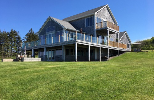 Inverness House | Spectacular Home Overlooking Coastline and Cabot Golf