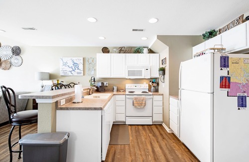 Kaiser Condo | Spectacular Lake and Wildlife Views!