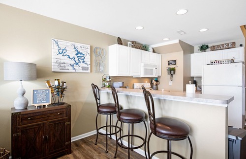 Kaiser Condo | Spectacular Lake and Wildlife Views!