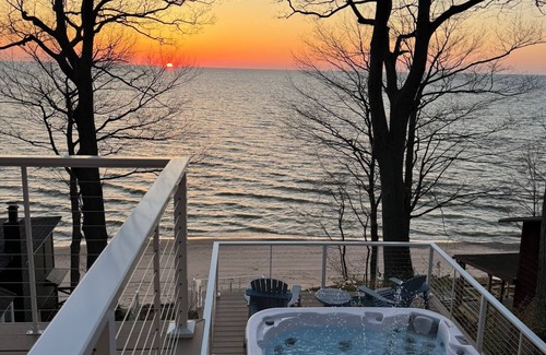 Douglas Cottage | Spectacular Lake Michigan Views/Beach Access from Douglas Lakeshore Beach House