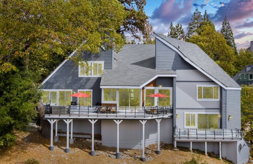 Lake Arrowhead House | SPECTACULAR LAKE VIEW HOME, 3100 SFT, A/C, SPA, STEPS to LAKE