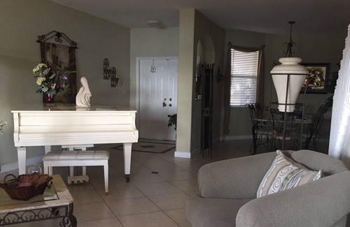 Ludlam House | Spectacular Lake View Home for large families!!!