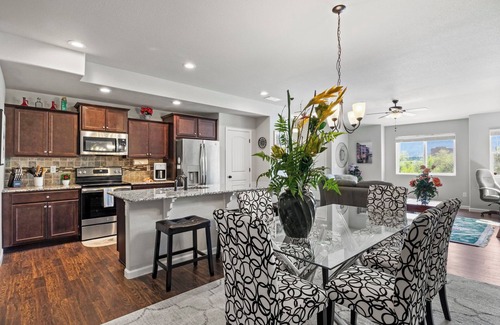 Central Colorado Springs House | Spectacular Mountain Views & Modern Comfort | 3BR, 2.5BA Townhome | Perfectly Lo