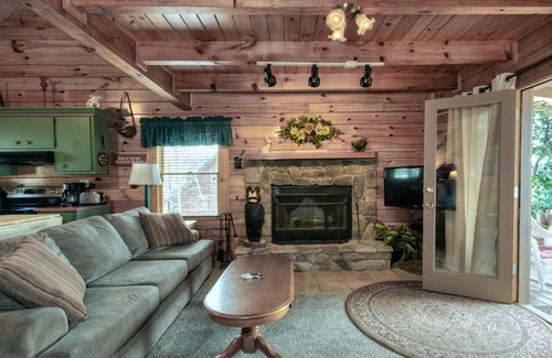 Pine Mountain Cabin | Spectacular mountain views and a hot tub!