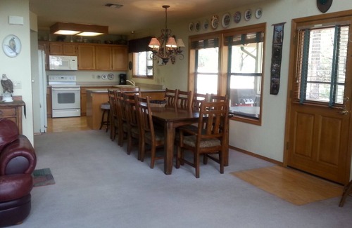 Pine Cabin | Spectacular Mountains & Sky Views, 5 min to: Town, ATV Trials & Natl Forest FUN