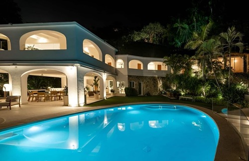 Las Brisas House | Spectacular Bay-View Home on Two Levels, with Full Service plus Private Chef