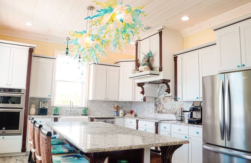 Schooner Bay Villa | SPECTACULAR OCEAN VIEWS 🌊Kayak, Starlink, FREE DOCK offsite, Beach, Pickleball