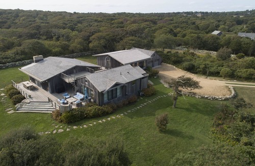 Chilmark House | Spectacular Oceanfront, 4 BR/4 bath, Hottub, Private Beach, Tennis, AC, WiFi