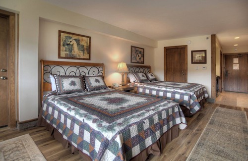 Purgatory Cabin | Spectacular Palisade Panorama (#414) | Near Ski - Golf - AC/Pool/Hot Tub