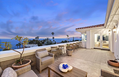 South Laguna House | Spectacular panoramic ocean views and beautifully furnished!