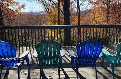 Brevard House | Spectacular panoramic mountain views! 3 king suites, hike, bike, swim, paddle