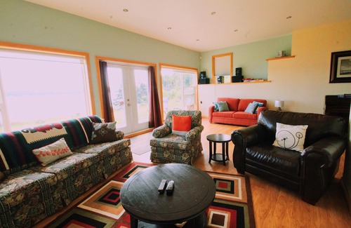 Cape Dauphin Cottage | Spectacular Private Beachfront on Bras D'or Lakes, Luxury, Modern, Spacious