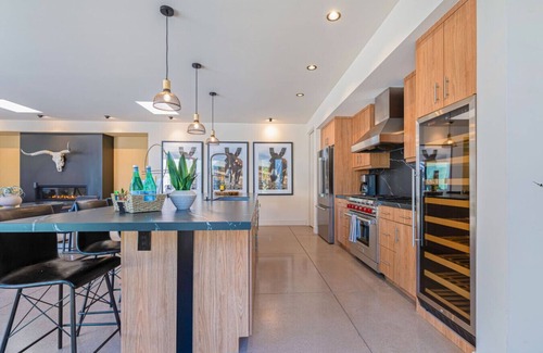 Racquet Club West Apartment | Spectacular Resort-Style Oasis